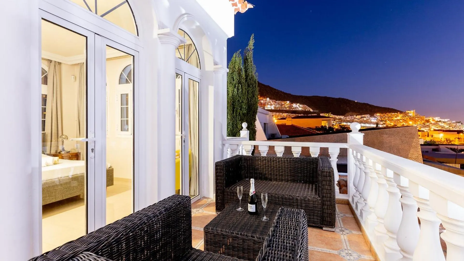 Villa Ocean Palm, Heated Pool! Costa Adeje  0*, Costa Adeje (Tenerife) Spanien