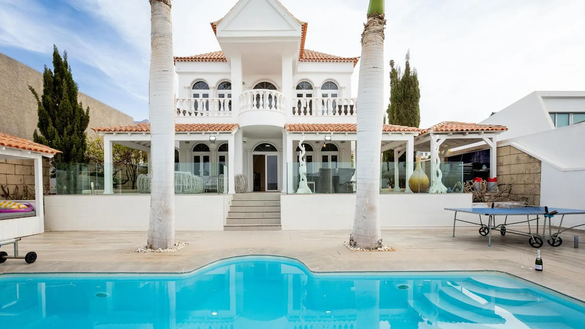 Villa Ocean Palm, Heated Pool! Costa Adeje